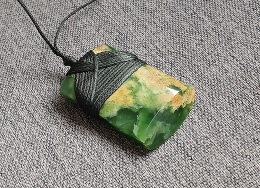 Pounamu carving hand made in New Jade